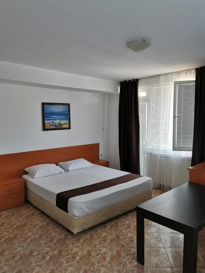 Jelezchevi Guest Rooms Primorsko Dış mekan fotoğraf