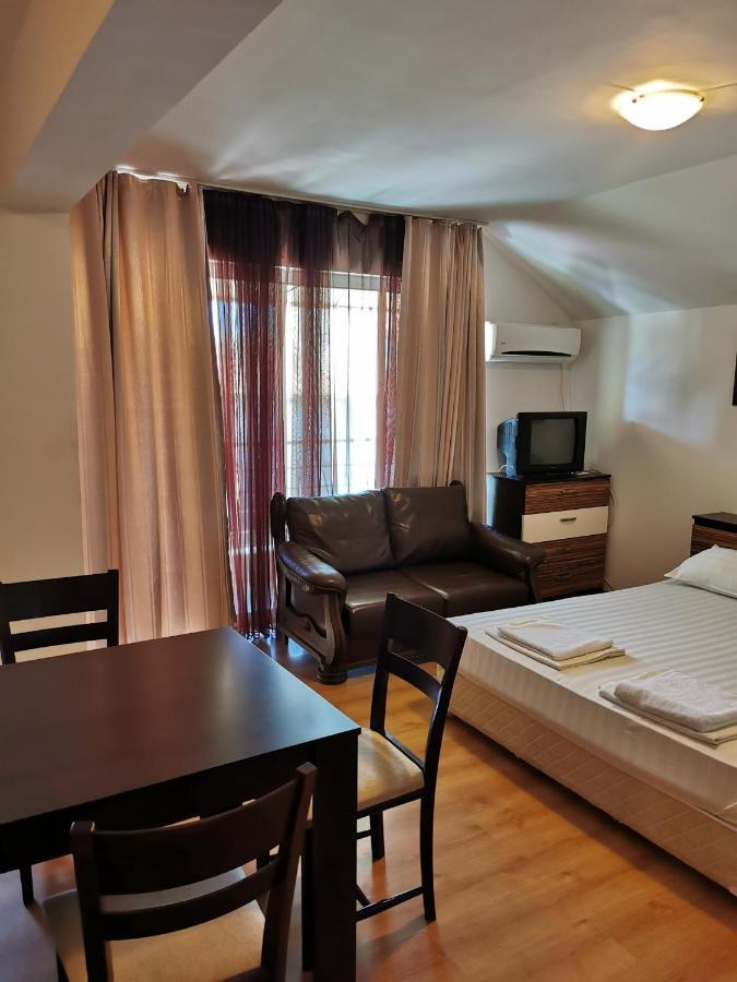 Jelezchevi Guest Rooms Primorsko Dış mekan fotoğraf