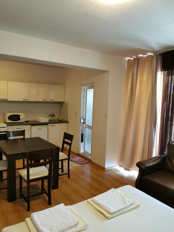 Jelezchevi Guest Rooms Primorsko Dış mekan fotoğraf