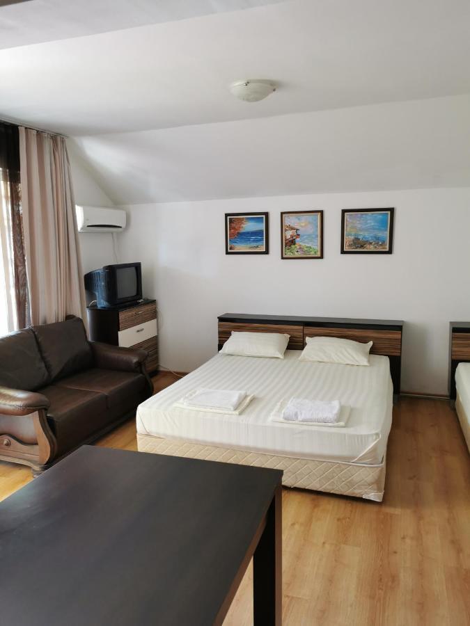 Jelezchevi Guest Rooms Primorsko Dış mekan fotoğraf