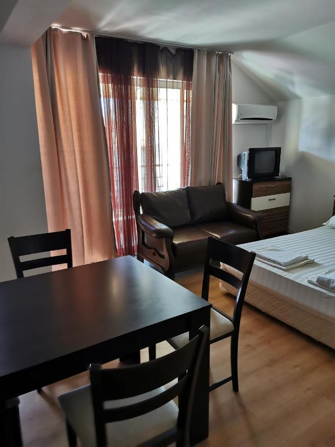 Jelezchevi Guest Rooms Primorsko Dış mekan fotoğraf