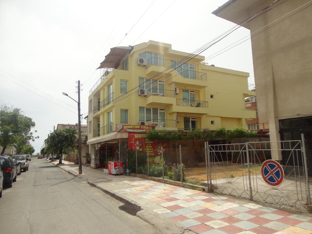 Jelezchevi Guest Rooms Primorsko Oda fotoğraf