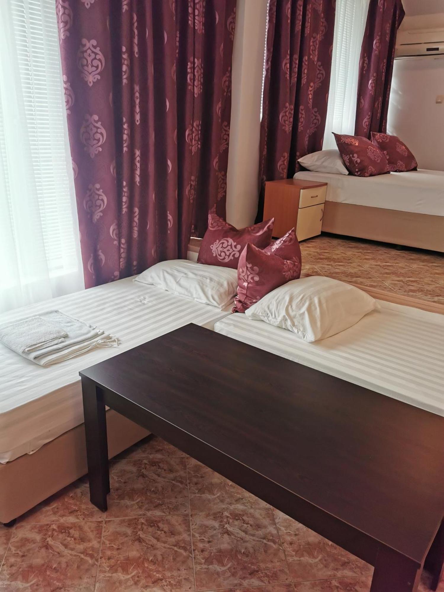 Jelezchevi Guest Rooms Primorsko Dış mekan fotoğraf