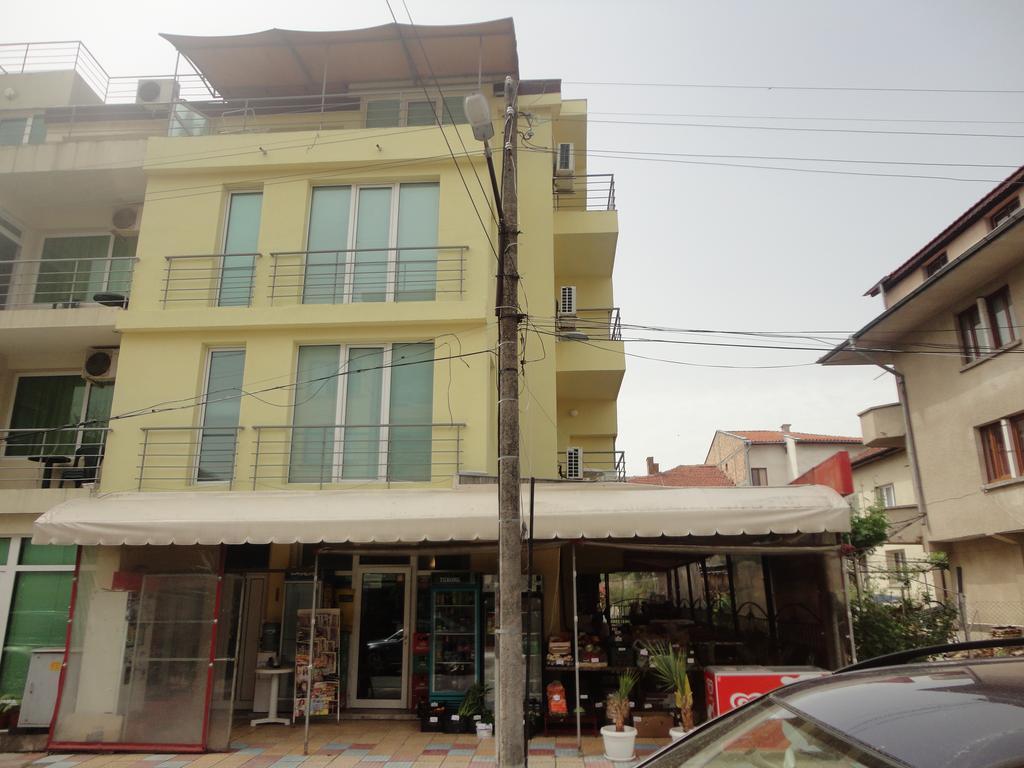 Jelezchevi Guest Rooms Primorsko Dış mekan fotoğraf