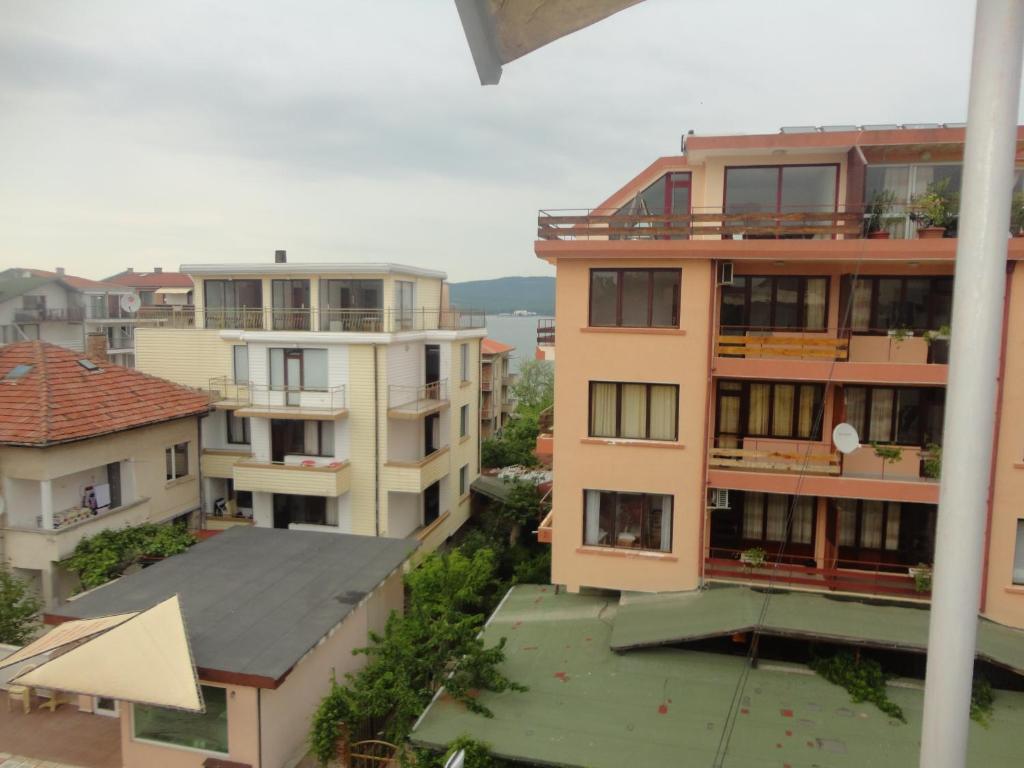 Jelezchevi Guest Rooms Primorsko Dış mekan fotoğraf