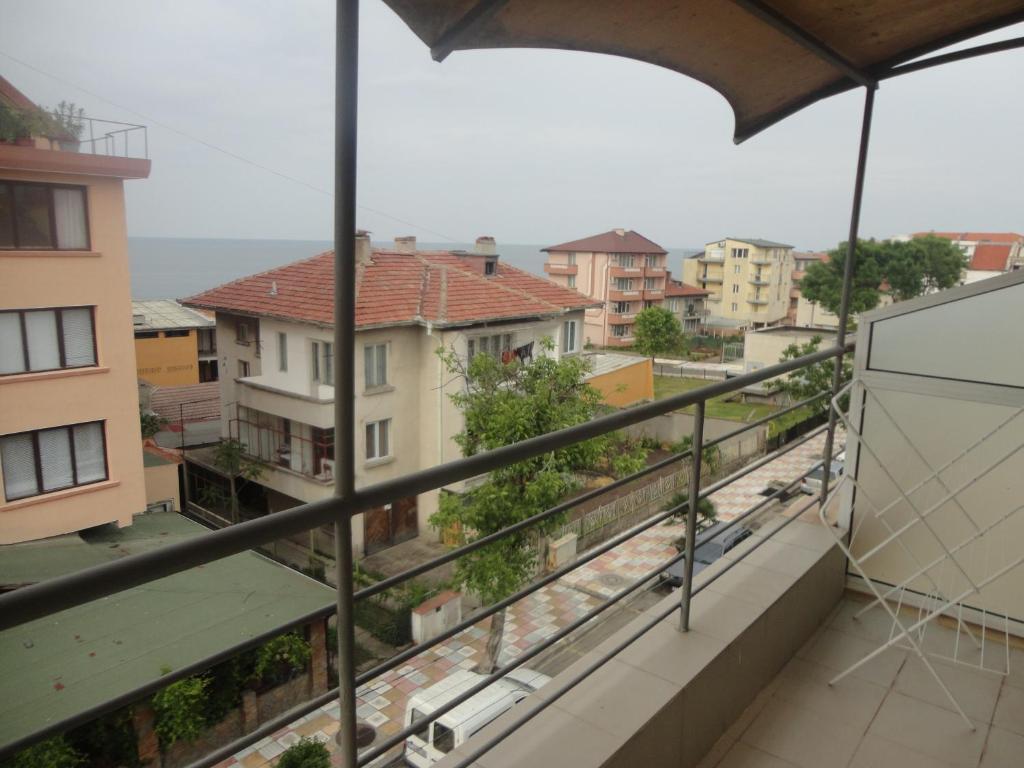 Jelezchevi Guest Rooms Primorsko Dış mekan fotoğraf